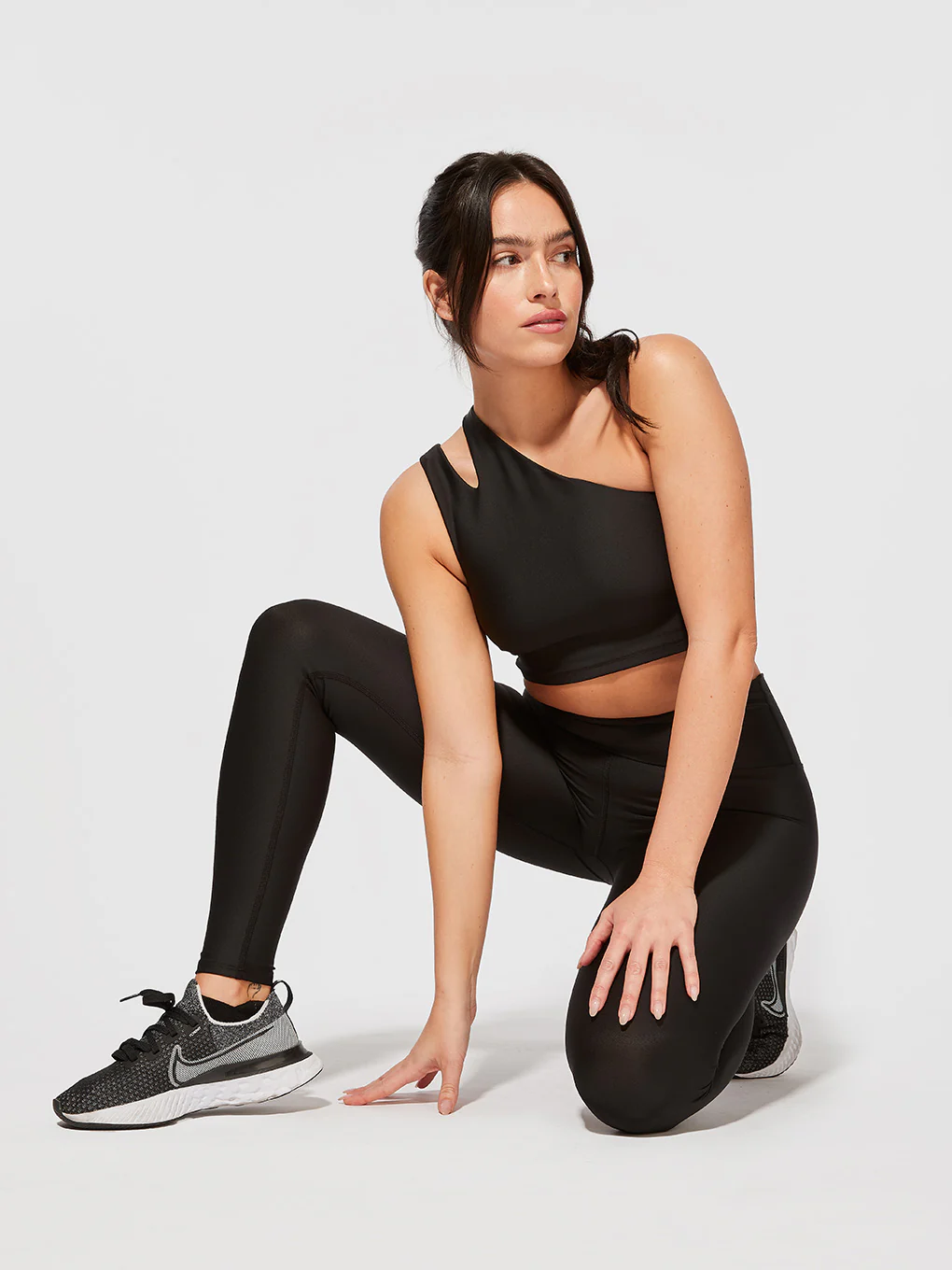 BARRY'S BLACK CORE LEGGING - Image 13