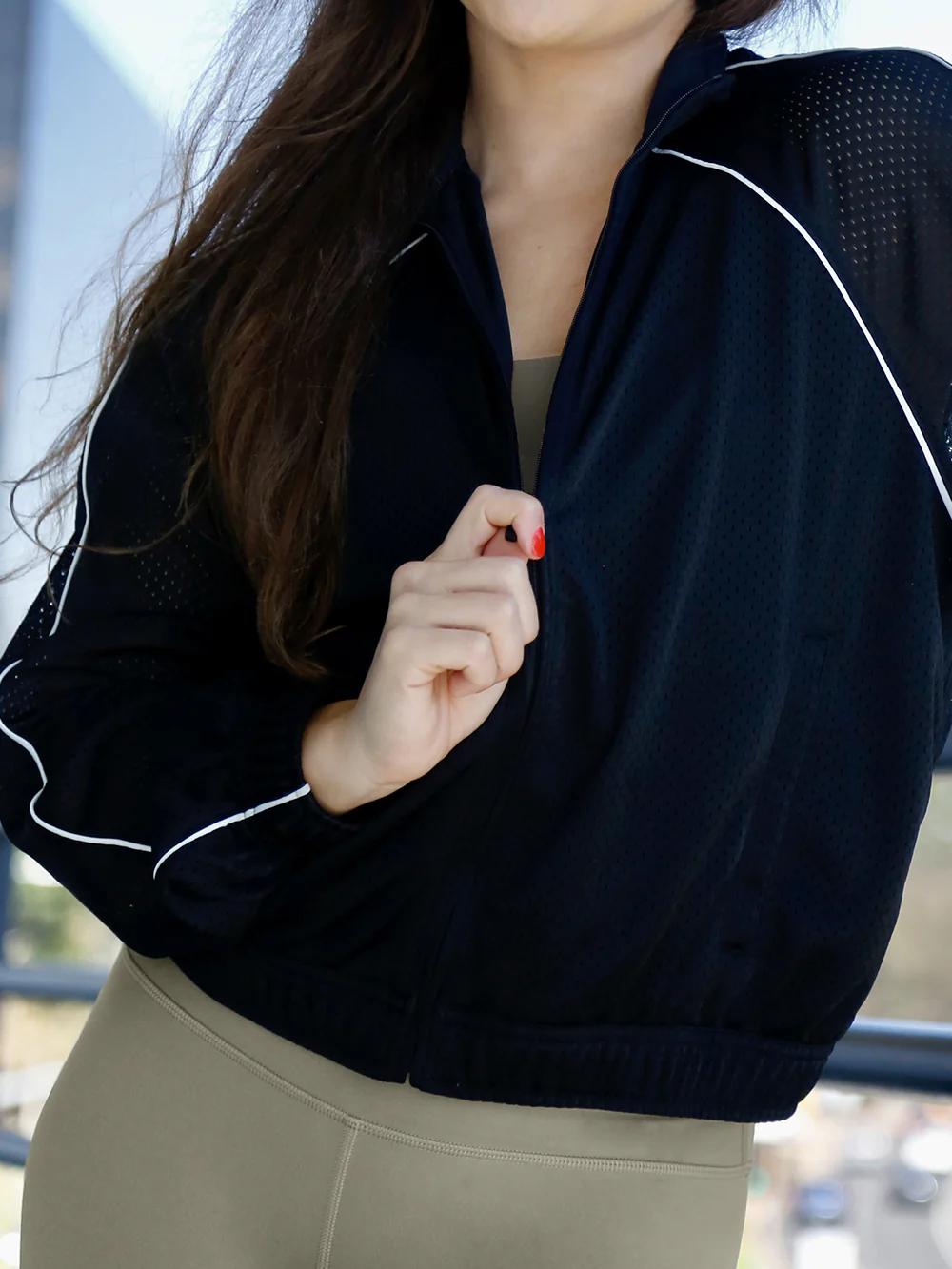 LULULEMON BLACK/WHITE MESH FULL-ZIP TRAIN JACKET - Image 4